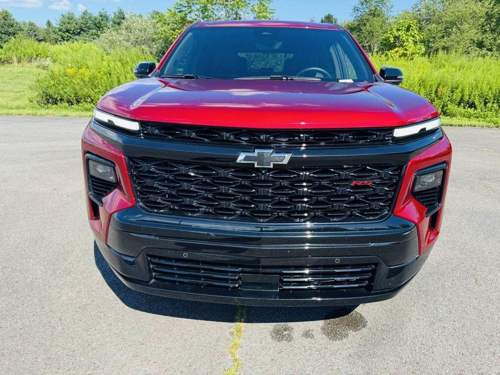 used 2024 Chevrolet Traverse car, priced at $52,696