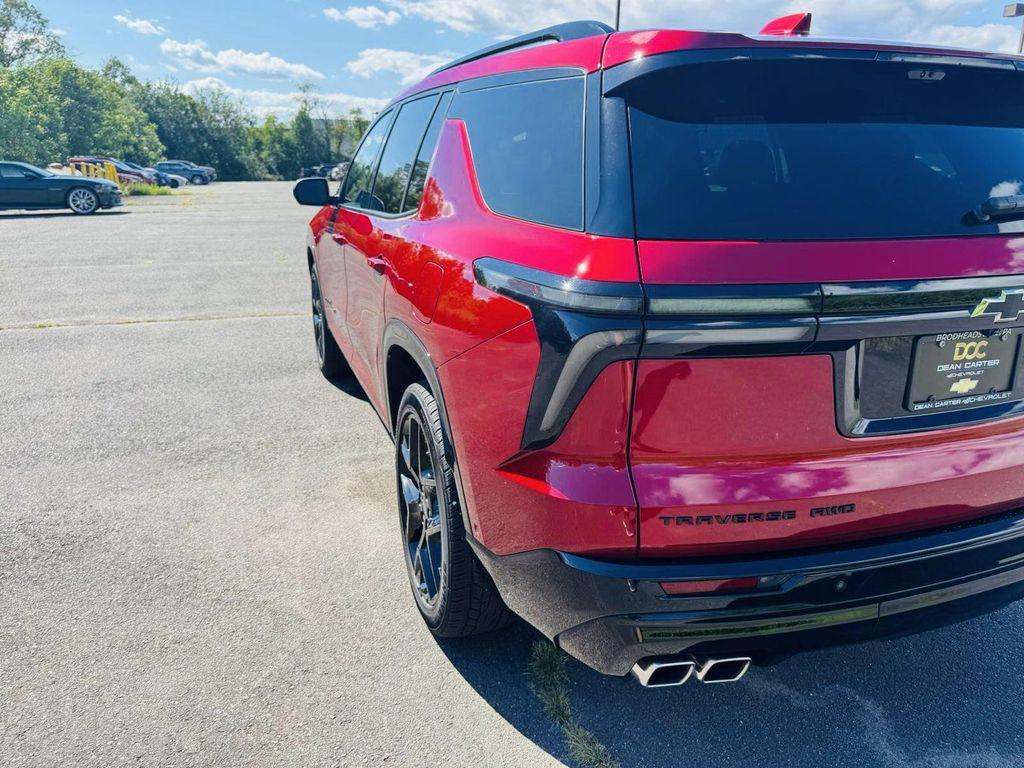 used 2024 Chevrolet Traverse car, priced at $52,696