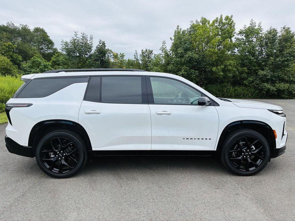 used 2024 Chevrolet Traverse car, priced at $52,796