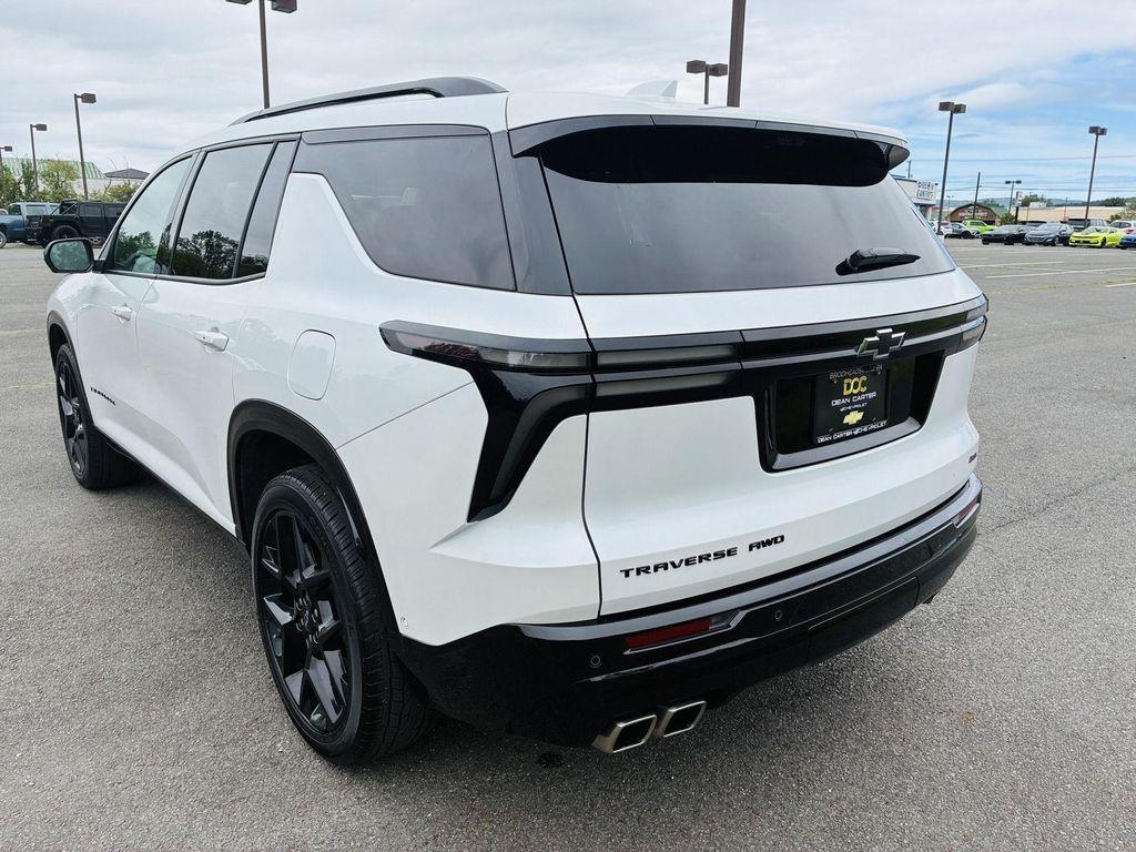 used 2024 Chevrolet Traverse car, priced at $52,796