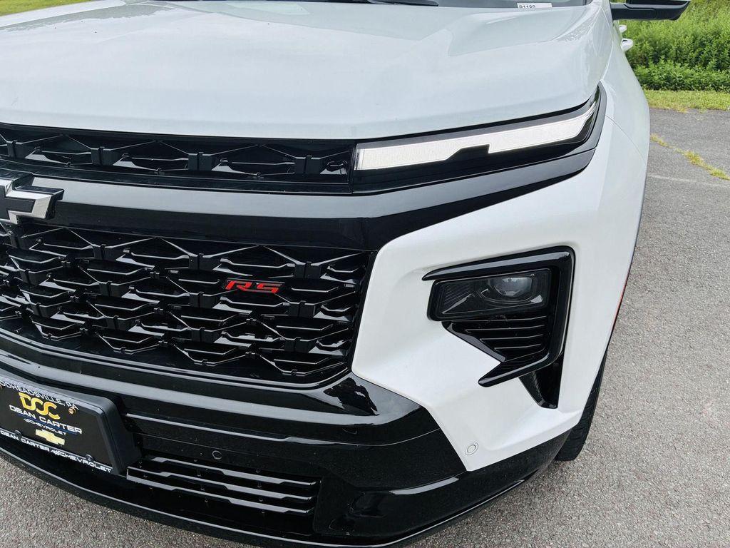 used 2024 Chevrolet Traverse car, priced at $52,796