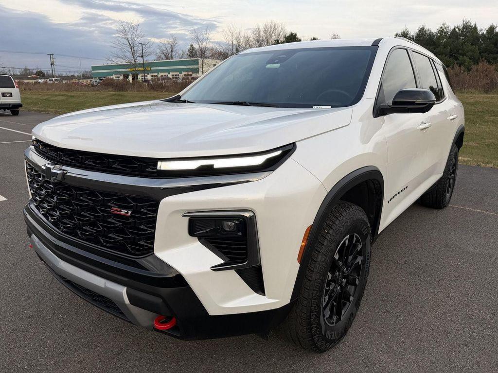 used 2025 Chevrolet Traverse car, priced at $45,814