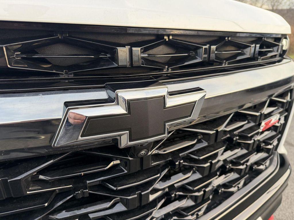 used 2025 Chevrolet Traverse car, priced at $45,814