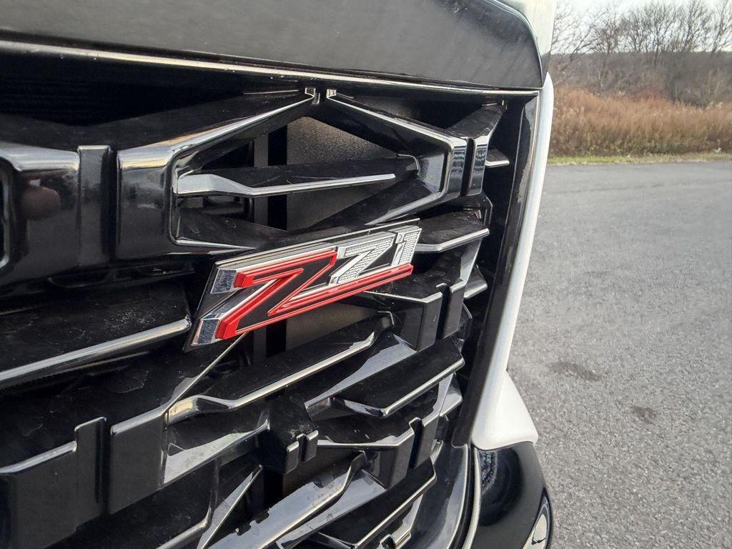 used 2025 Chevrolet Traverse car, priced at $45,814