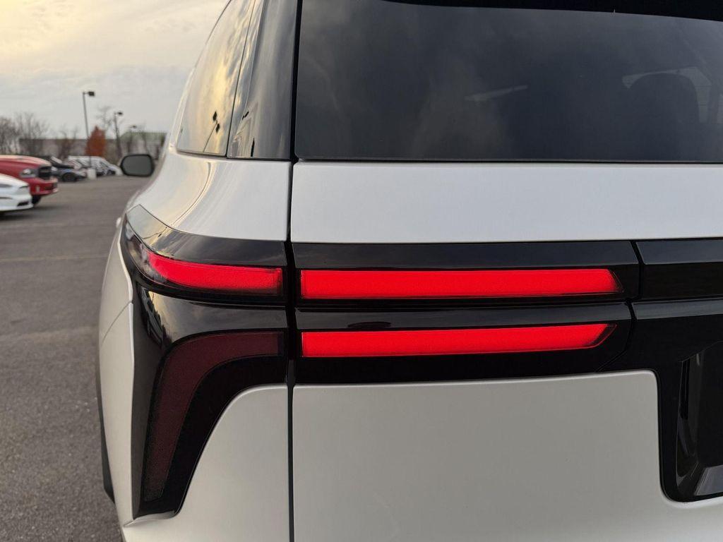 used 2025 Chevrolet Traverse car, priced at $45,814