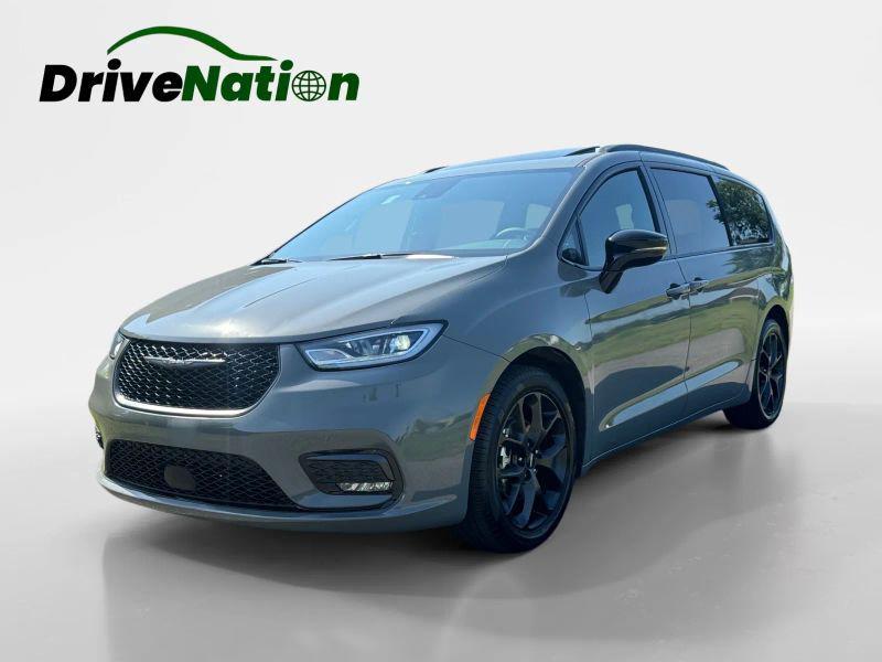 used 2025 Chrysler Pacifica car, priced at $29,999