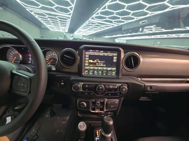 used 2023 Jeep Gladiator car, priced at $28,999