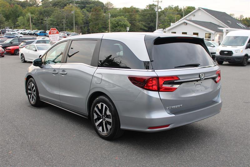 used 2025 Honda Odyssey car, priced at $33,999