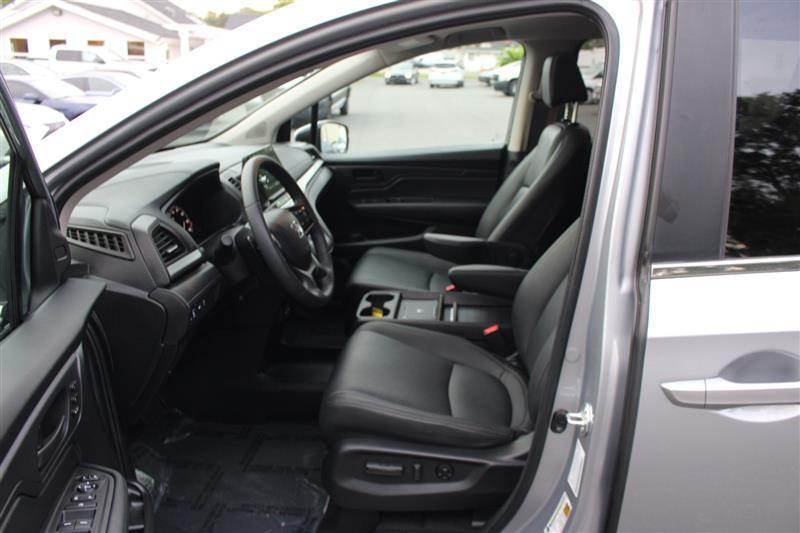 used 2025 Honda Odyssey car, priced at $33,999