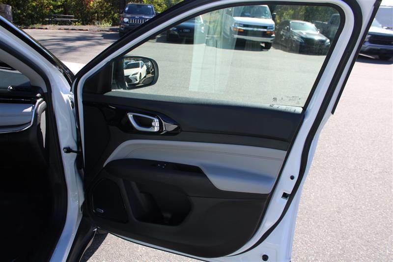 used 2022 Jeep Compass car, priced at $17,450