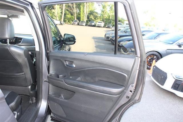 used 2022 Honda Pilot car, priced at $27,977