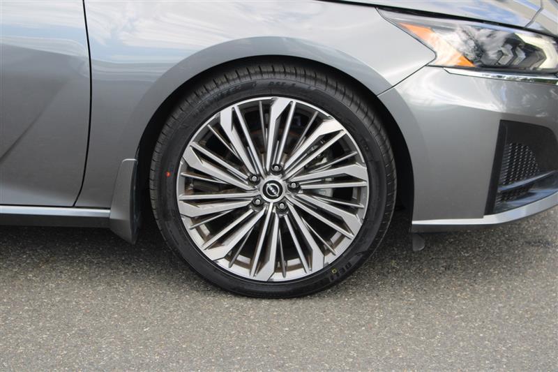 used 2023 Nissan Altima car, priced at $17,999