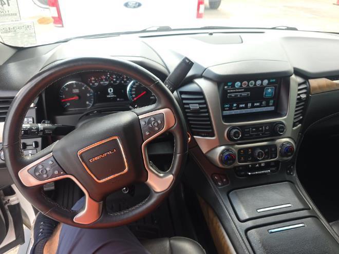 used 2020 GMC Yukon XL car, priced at $30,000