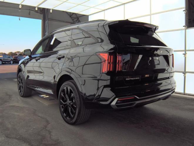 used 2023 Kia Sorento car, priced at $25,999