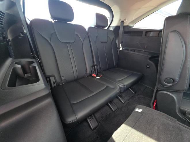 used 2023 Kia Sorento car, priced at $25,999