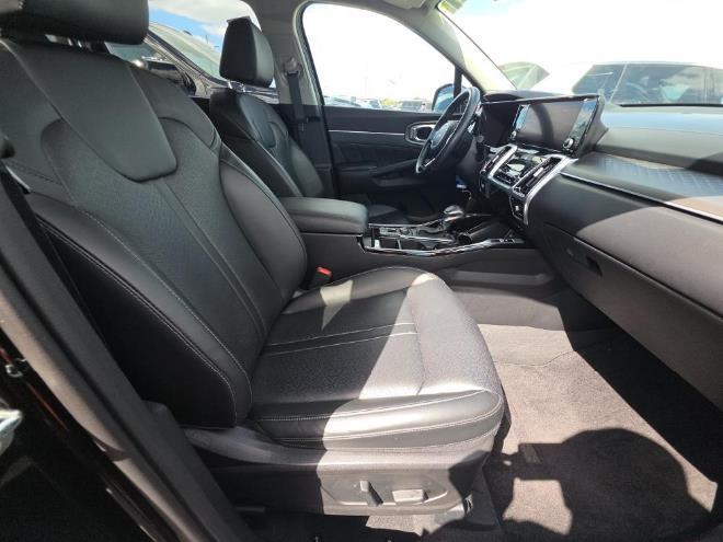 used 2023 Kia Sorento car, priced at $25,999