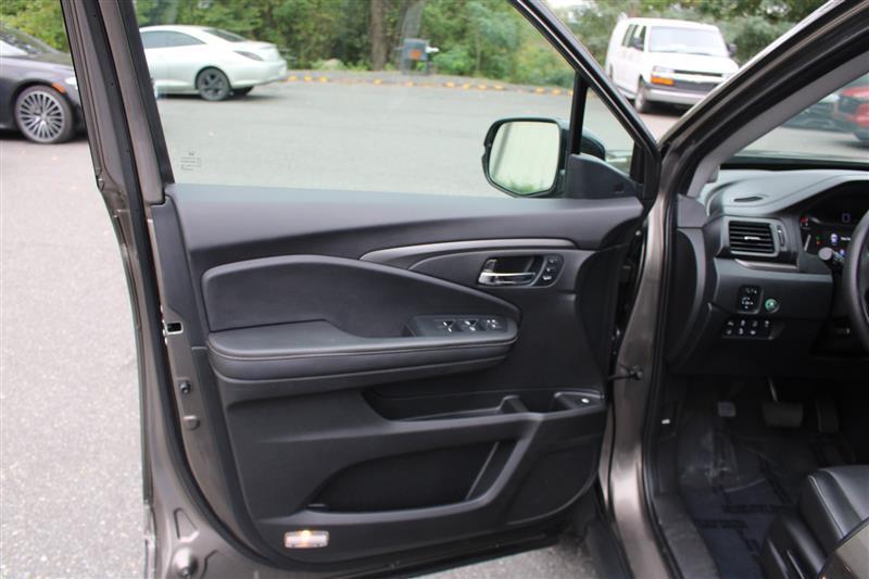 used 2023 Honda Ridgeline car, priced at $28,999