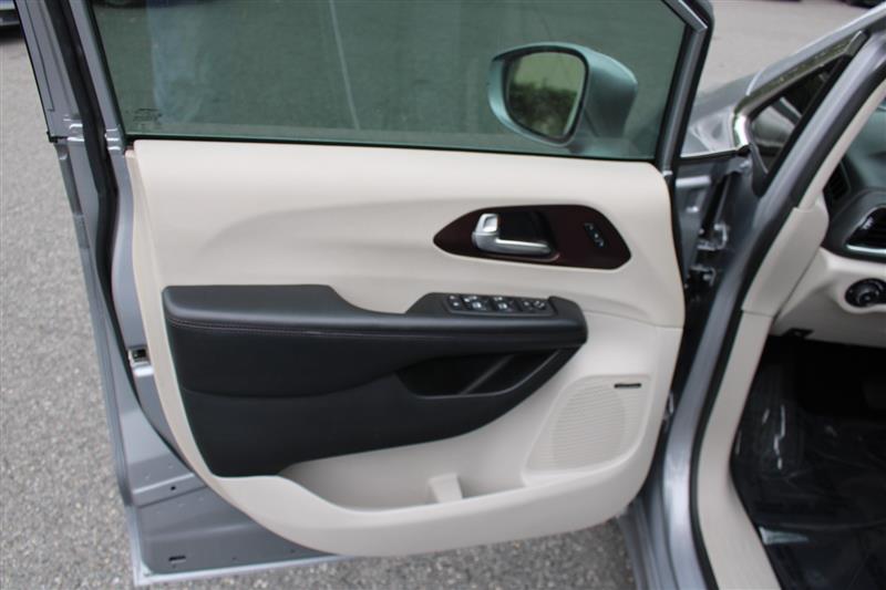 used 2019 Chrysler Pacifica car, priced at $13,450