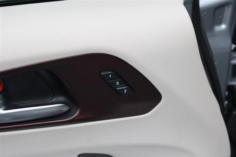 used 2019 Chrysler Pacifica car, priced at $13,450