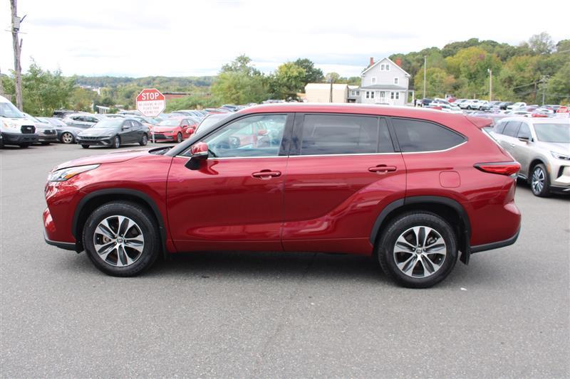 used 2020 Toyota Highlander car, priced at $28,450
