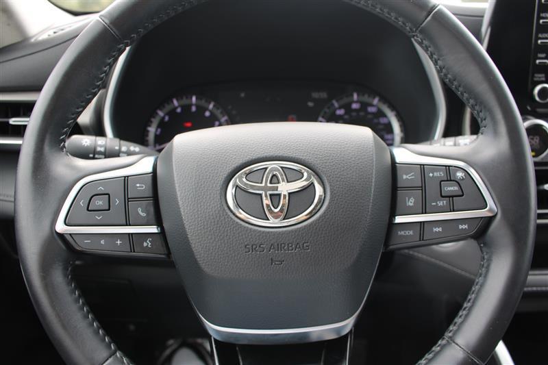 used 2020 Toyota Highlander car, priced at $28,450