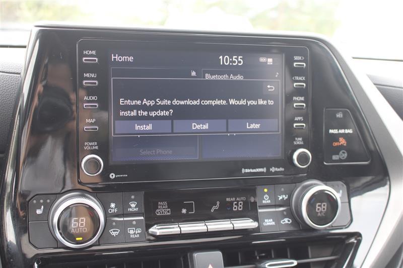 used 2020 Toyota Highlander car, priced at $28,450