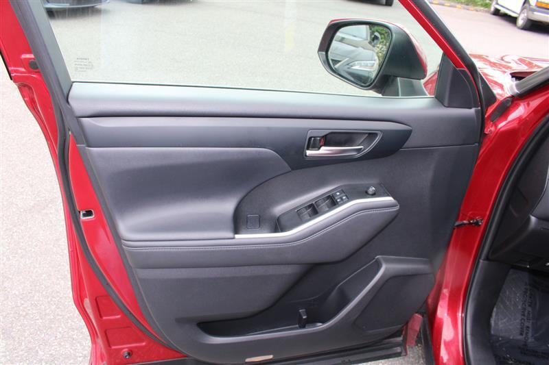 used 2020 Toyota Highlander car, priced at $28,450