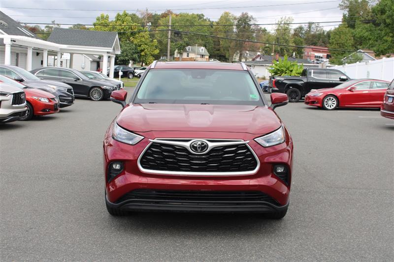 used 2020 Toyota Highlander car, priced at $28,450