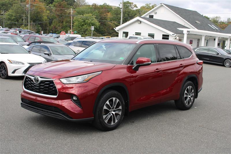 used 2020 Toyota Highlander car, priced at $28,450
