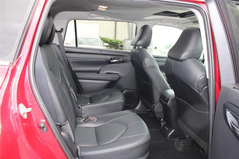 used 2020 Toyota Highlander car, priced at $28,450