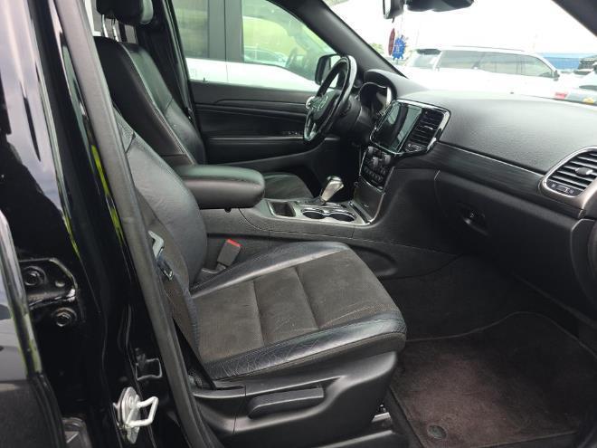 used 2021 Jeep Grand Cherokee car, priced at $16,999