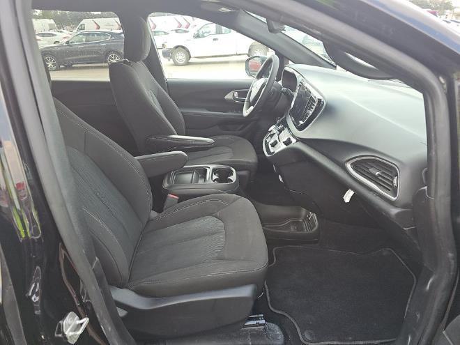 used 2024 Chrysler Pacifica car, priced at $25,999