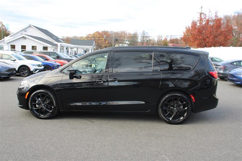 used 2025 Chrysler Pacifica car, priced at $31,999