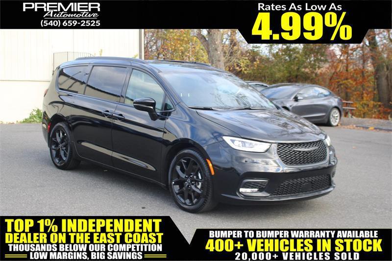 used 2025 Chrysler Pacifica car, priced at $31,999