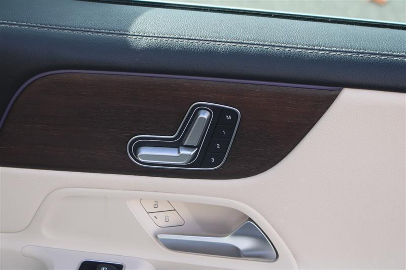 used 2021 Mercedes-Benz GLB 250 car, priced at $18,999