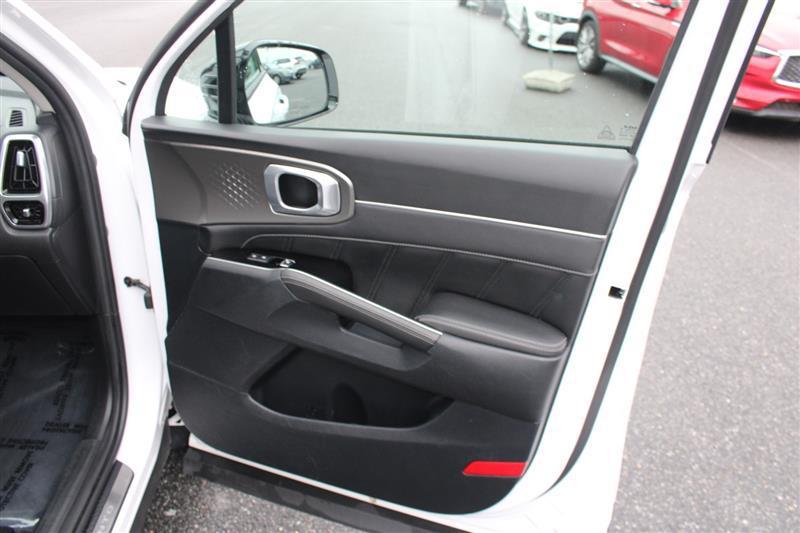 used 2022 Kia Sorento car, priced at $25,999