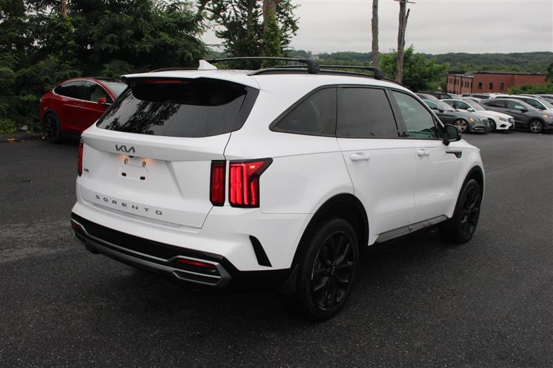 used 2022 Kia Sorento car, priced at $25,999