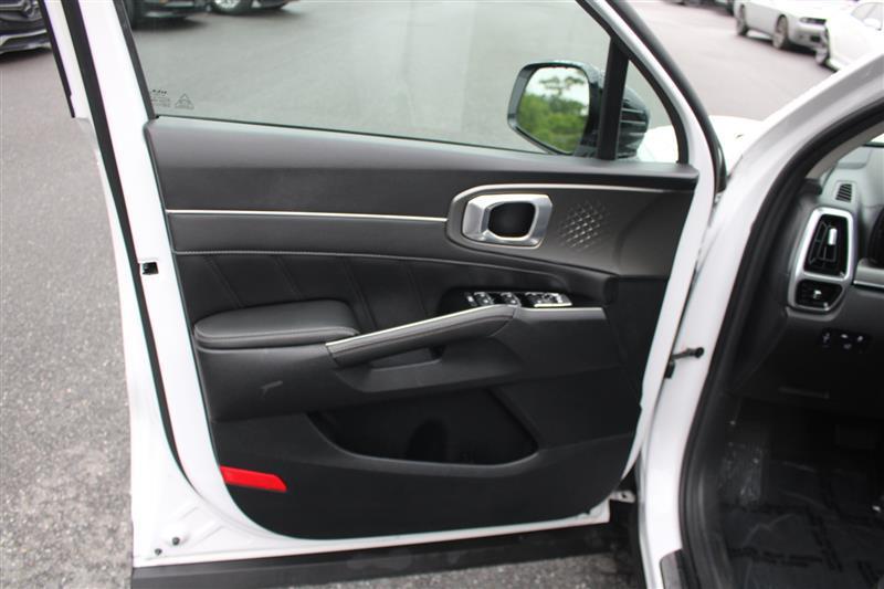 used 2022 Kia Sorento car, priced at $25,999