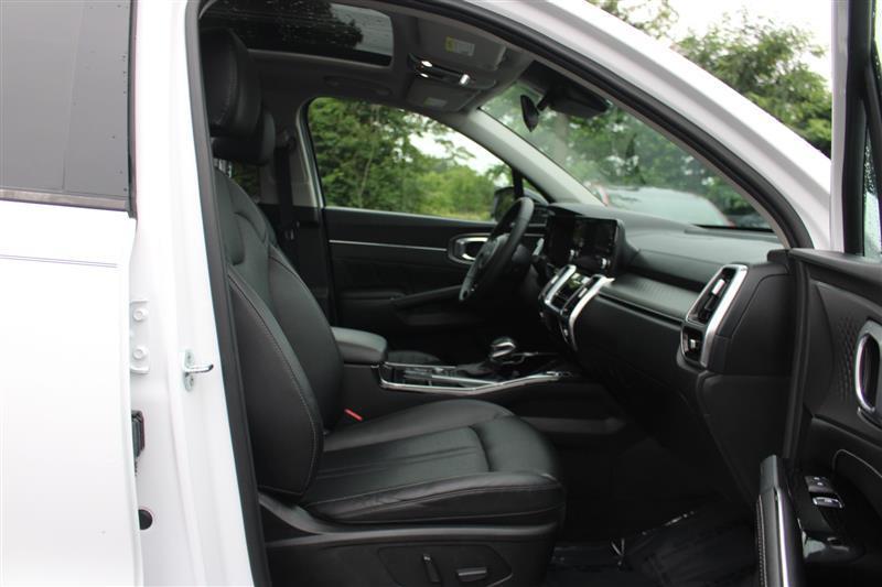 used 2022 Kia Sorento car, priced at $25,999