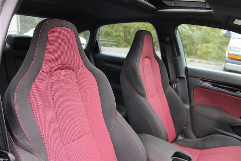 used 2022 Honda Civic Si car, priced at $23,999