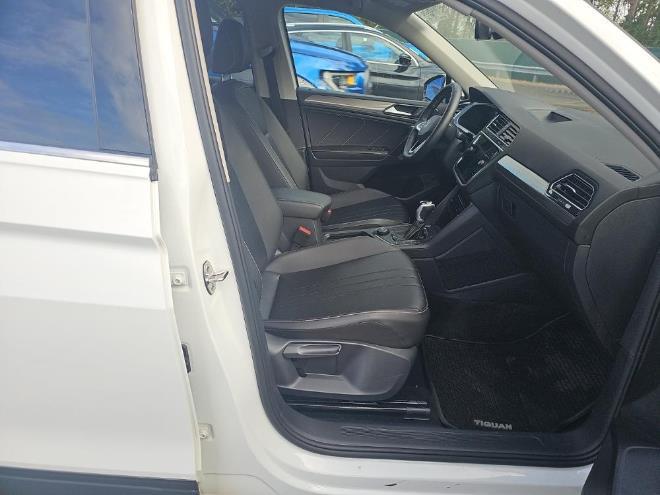 used 2024 Volkswagen Tiguan car, priced at $18,999