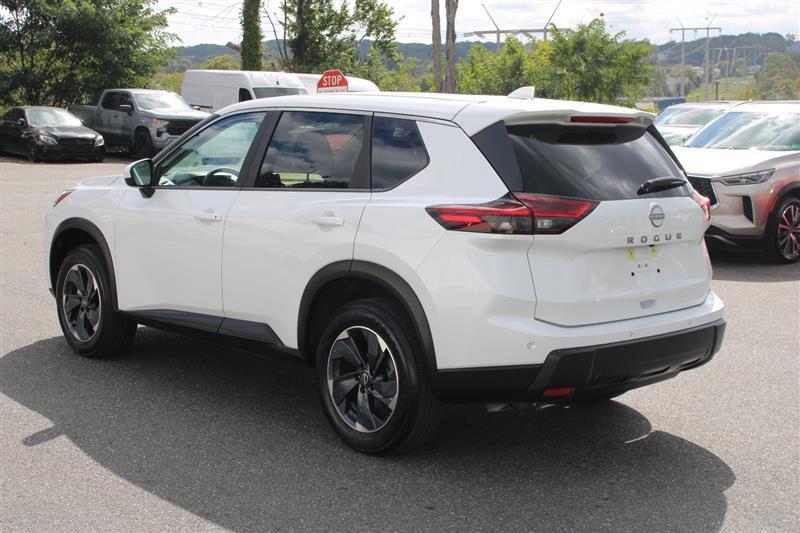 used 2025 Nissan Rogue car, priced at $18,999