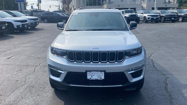 new 2025 Jeep Grand Cherokee car, priced at $42,645
