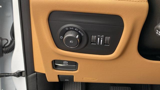 new 2025 Jeep Grand Cherokee car, priced at $60,989