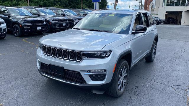 new 2025 Jeep Grand Cherokee car, priced at $46,396