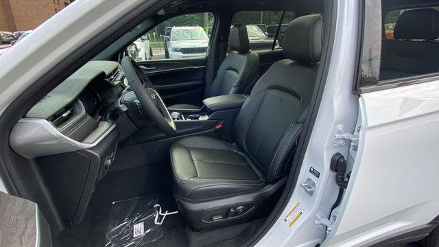 new 2025 Jeep Grand Cherokee car, priced at $45,835