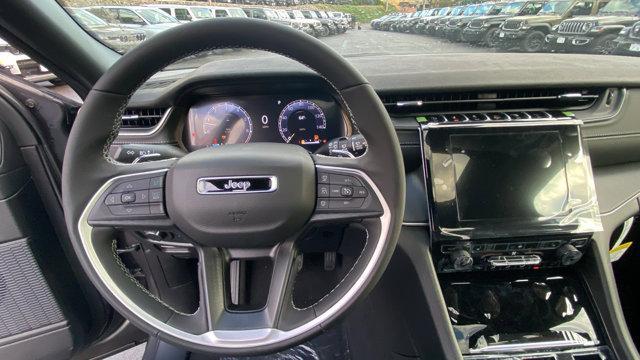 new 2025 Jeep Grand Cherokee car, priced at $40,345