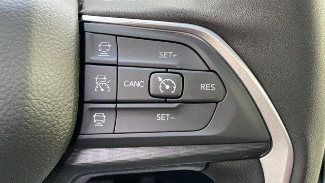 new 2025 Jeep Grand Cherokee car, priced at $40,345