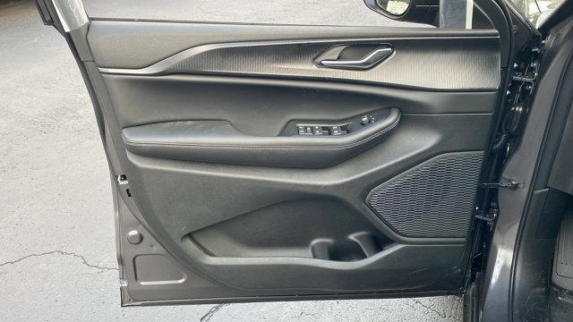 new 2025 Jeep Grand Cherokee car, priced at $40,345