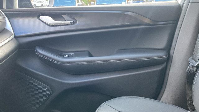 new 2025 Jeep Grand Cherokee car, priced at $40,345